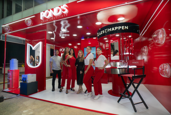 Activacion de marketing de experiencias de Ponds en Panama Fashion Week